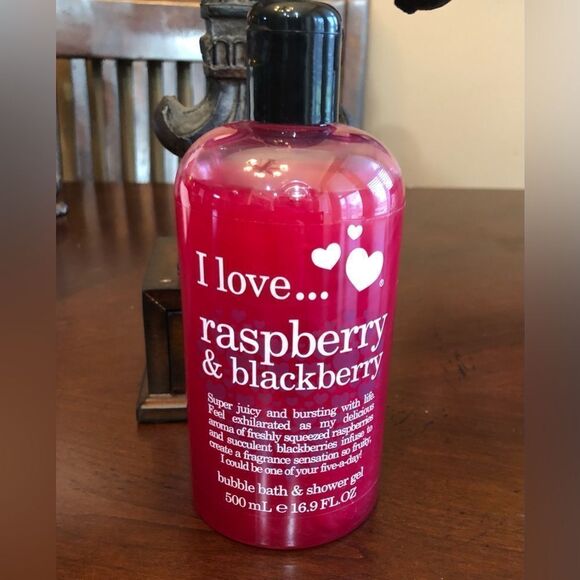 I LOVE ... - NWT - Raspberry &  Blackberry Bubble Bath & Shower Gel. 16.9 fl. oz - Picture 2 of 13